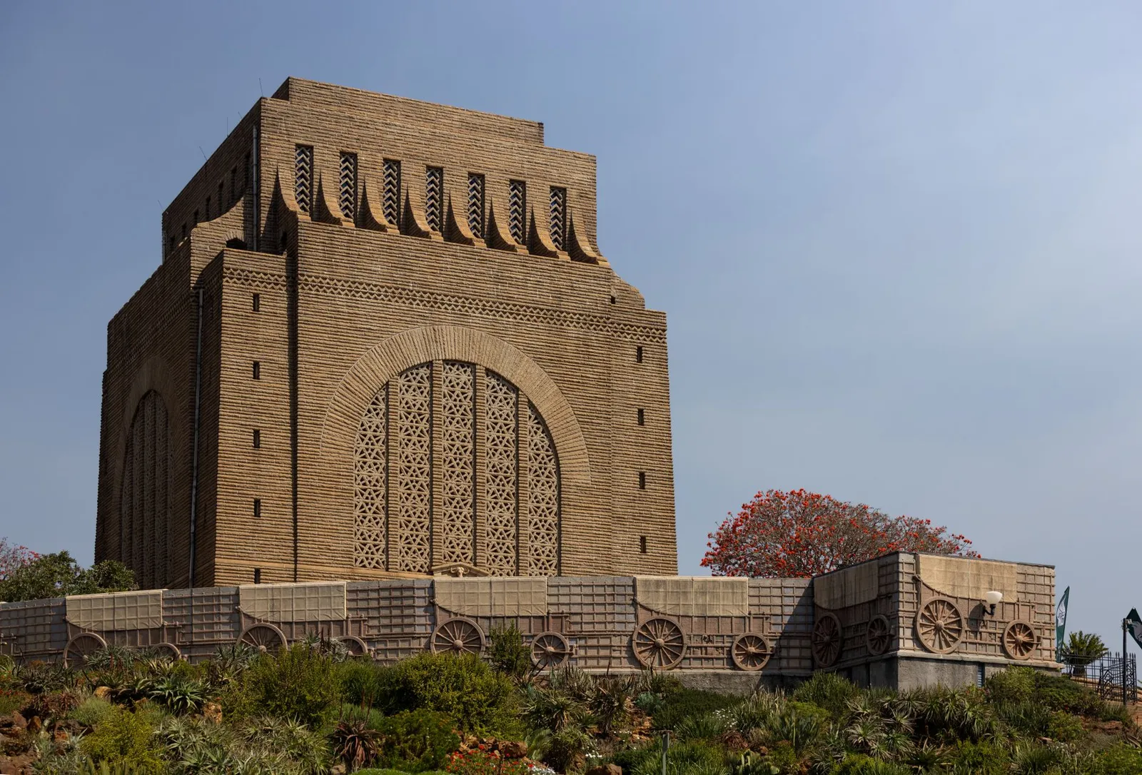 Askari Monument — photograph 10