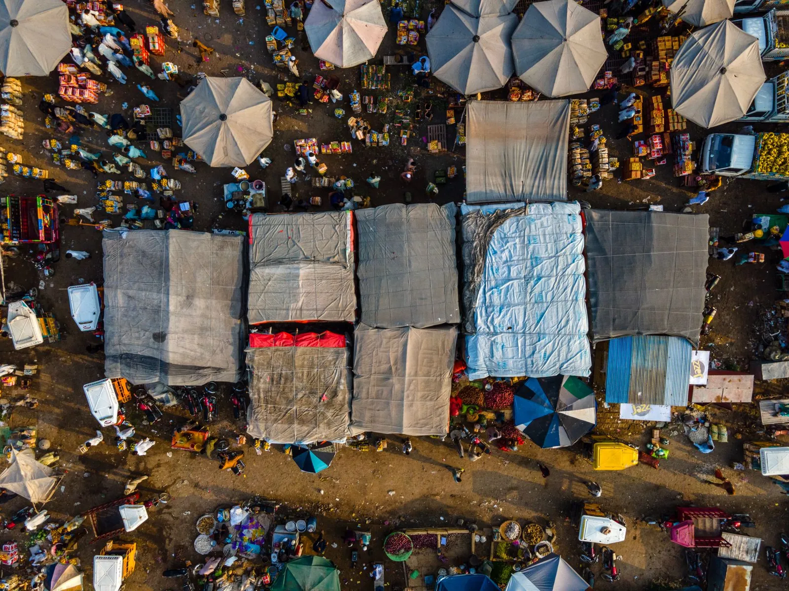 Kariakoo Market — photograph 7